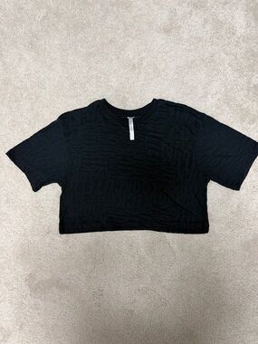 Fabletics Black Cropped Tee - Subtle Texture